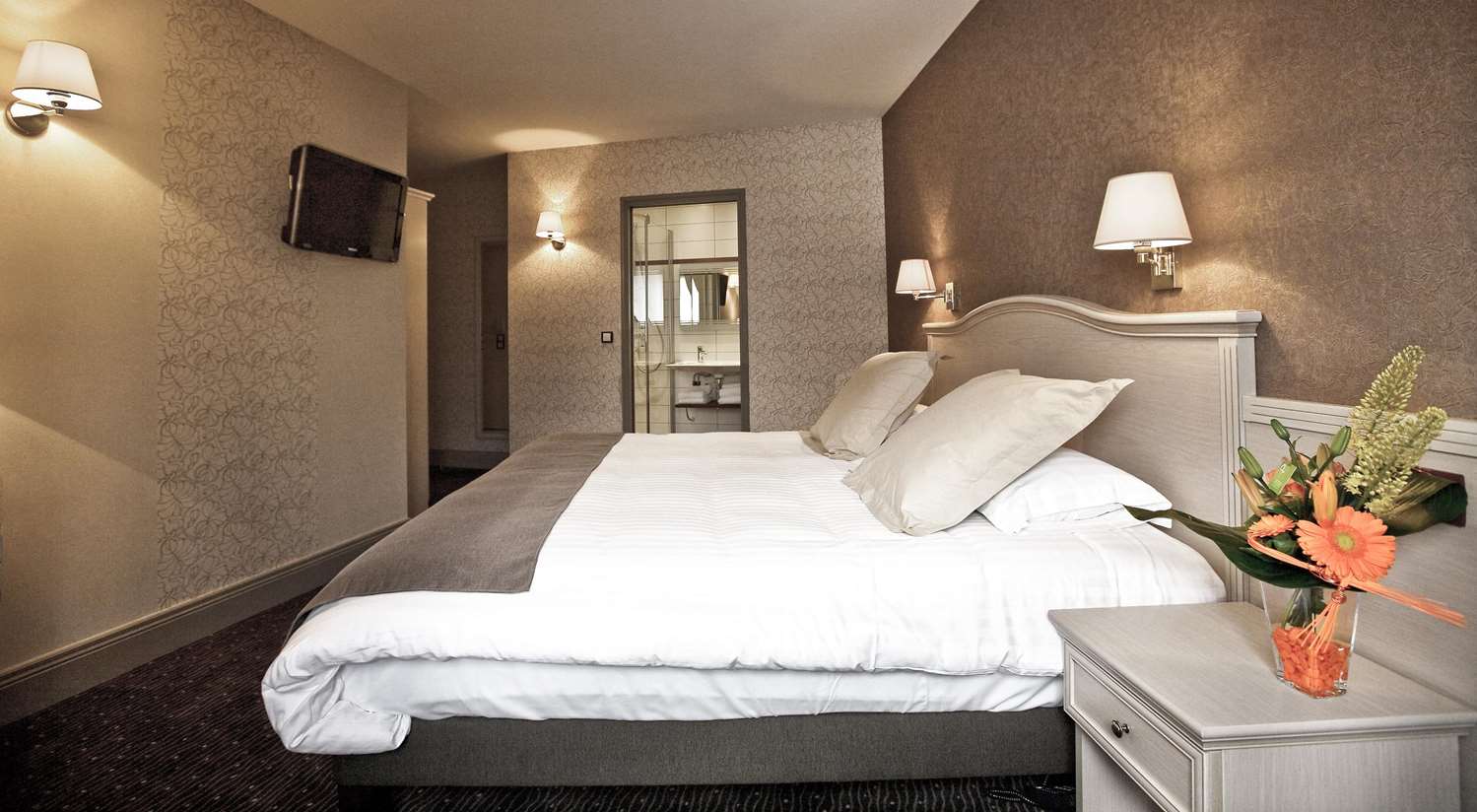 Prestige, King Bed, Court Tower