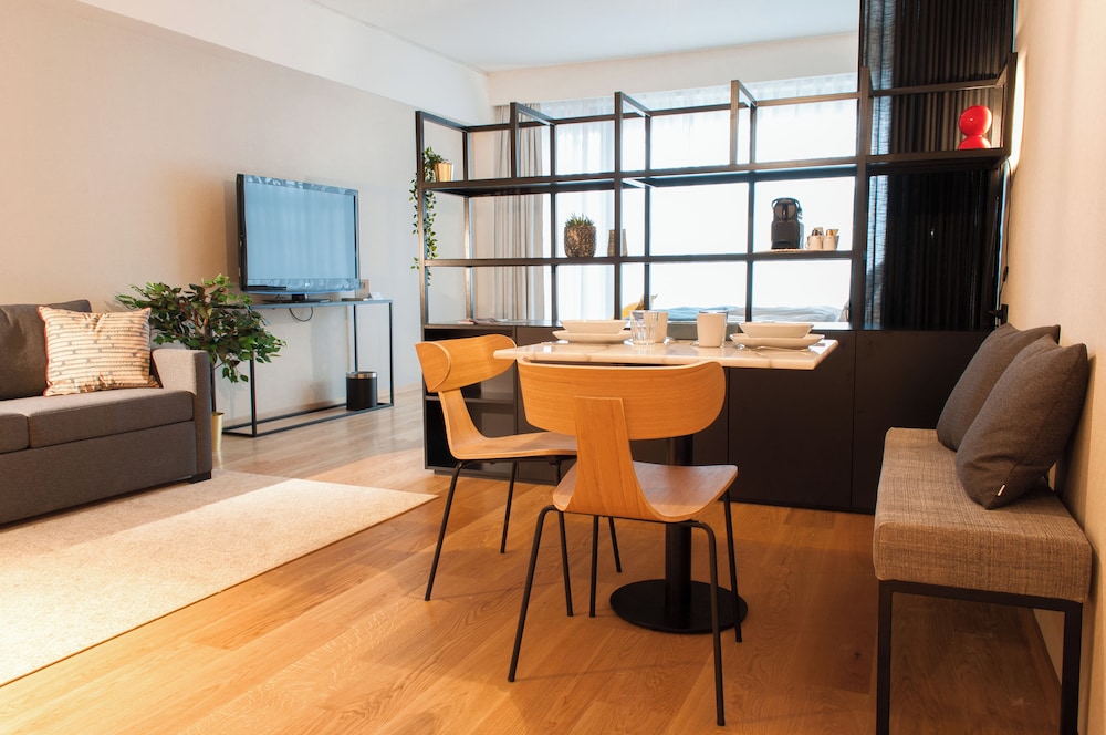 Premier Suites Plus Antwerp 38/62