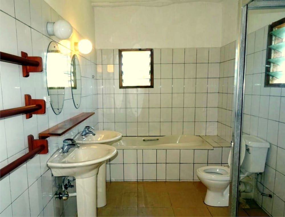 Doric Cottages Diani 47/50