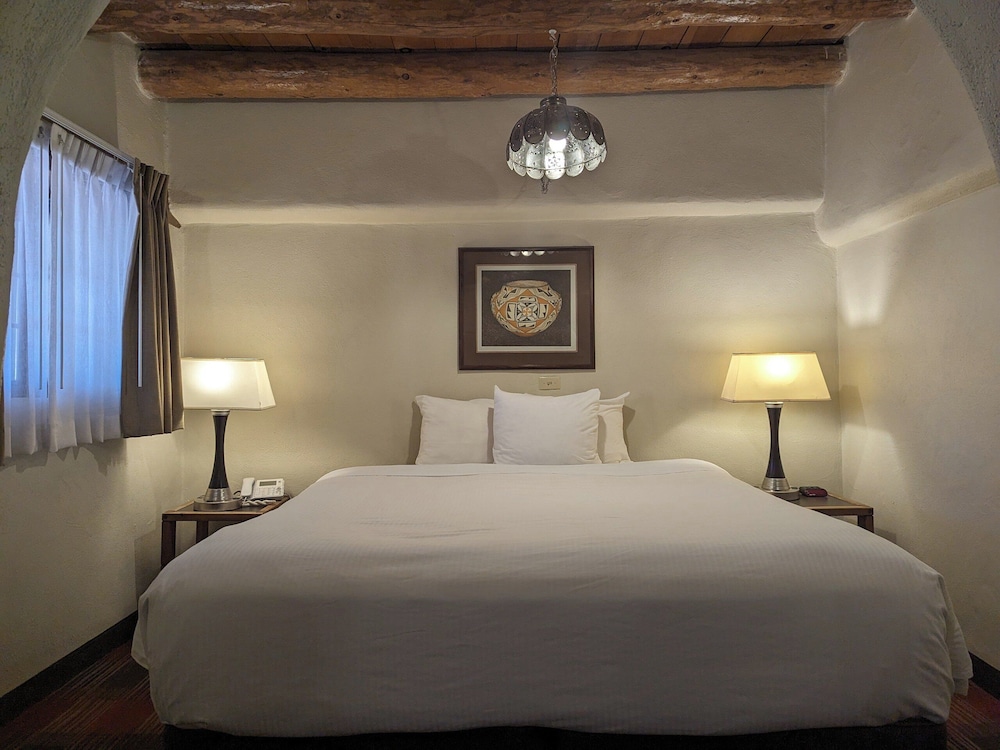 غرفة سوبيريور بسرير كوين، Sagebrush Inn Suites 5/8