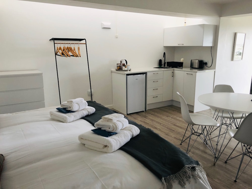 Karee Manor Guesthouse 12/40
