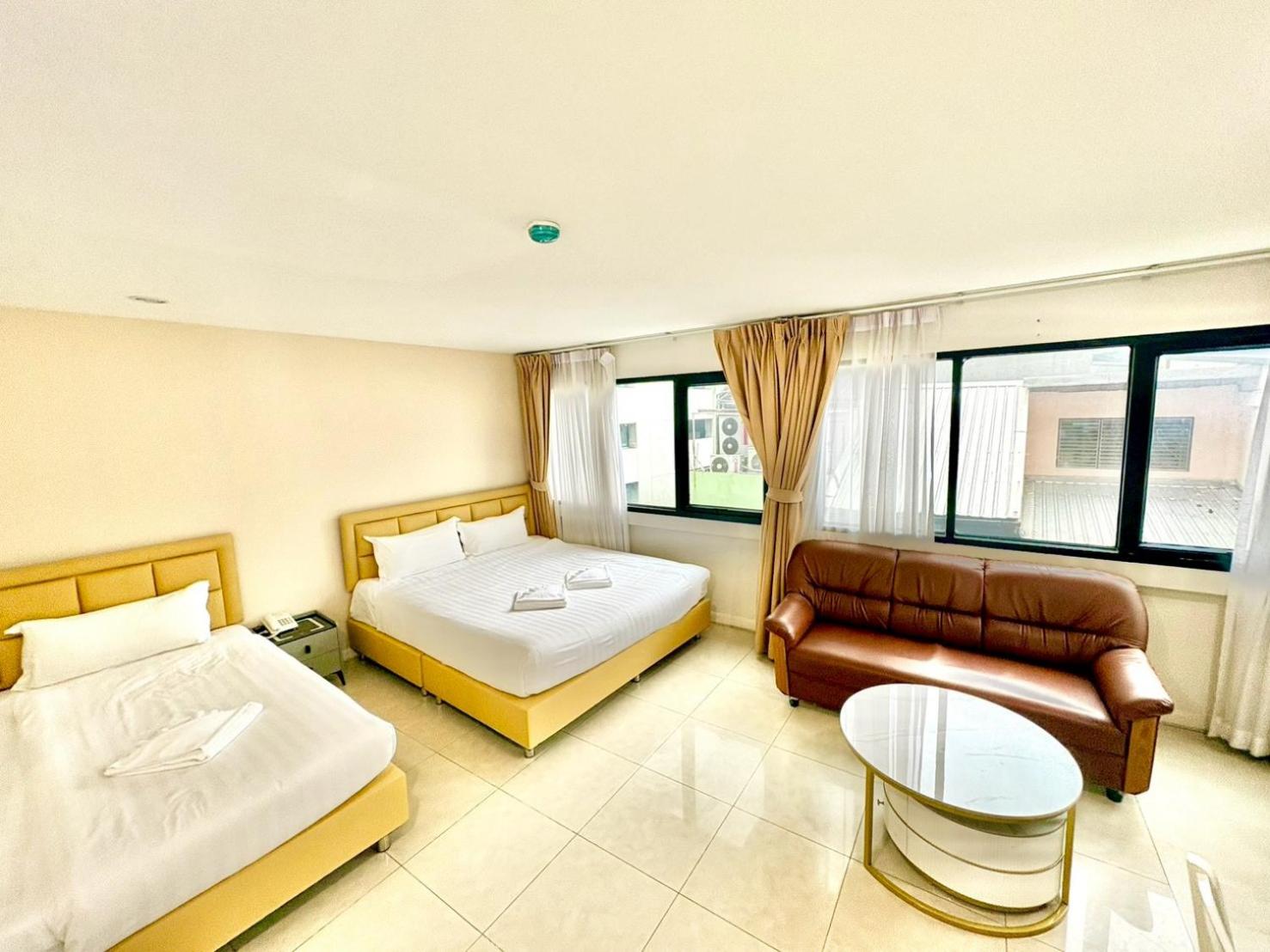ABCYQ Hotel Bangkok 10/28