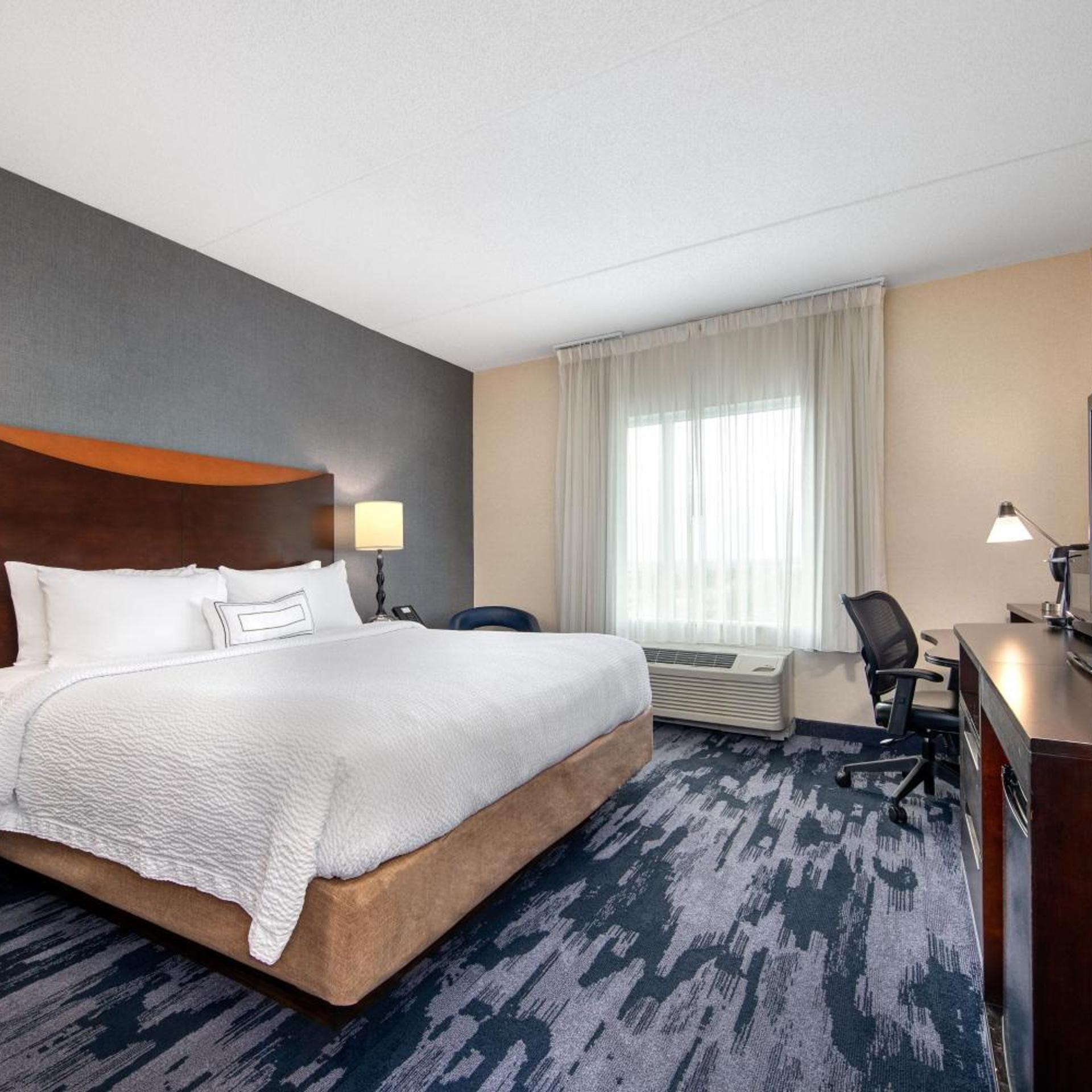 Room, King Bed, Bathtub, Accessible