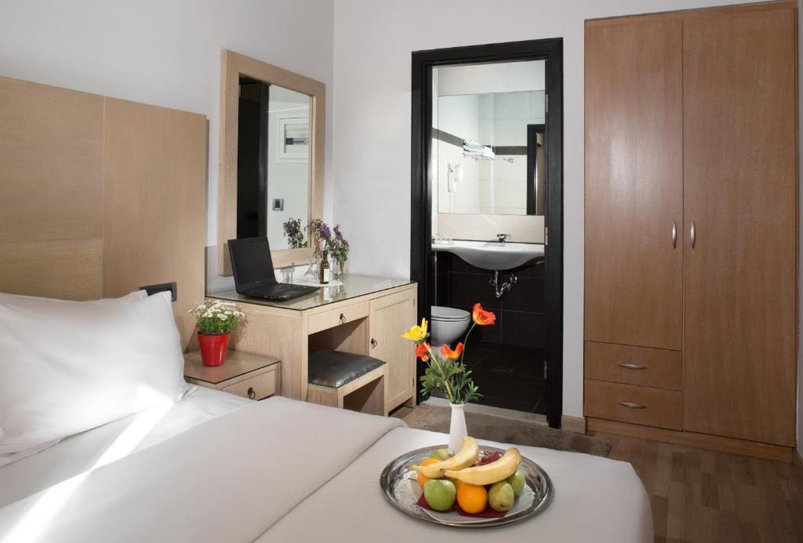 Areos Hotel 55/57