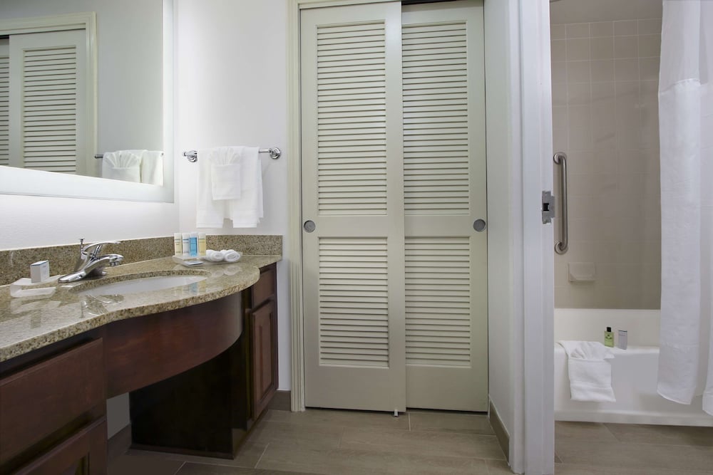 HOMEWOOD SUITES BY HILTON MIAMI - AIRPORT WEST 9/40