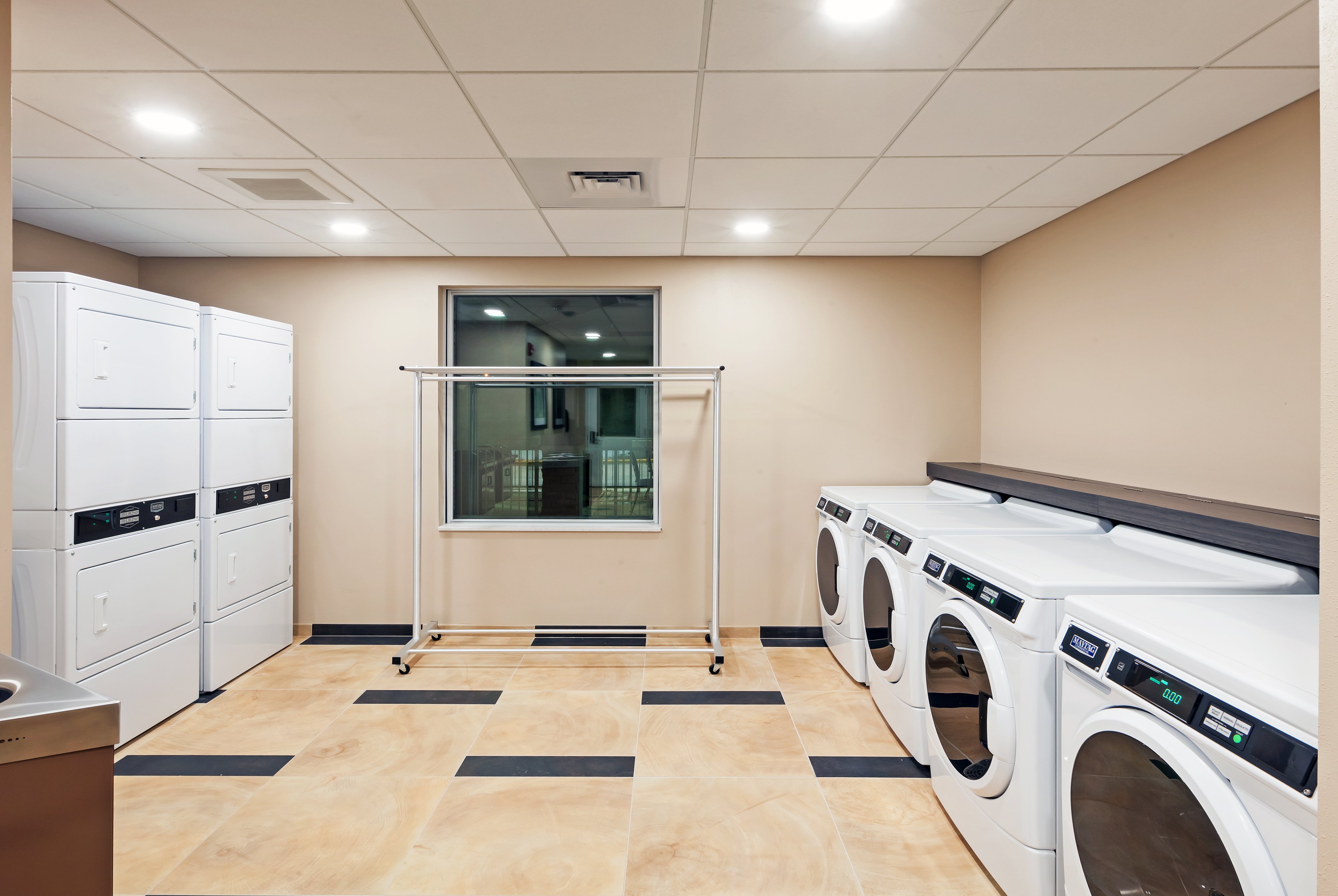 CANDLEWOOD SUITES LENEXA - OVERLAND PARK AREA 31/69