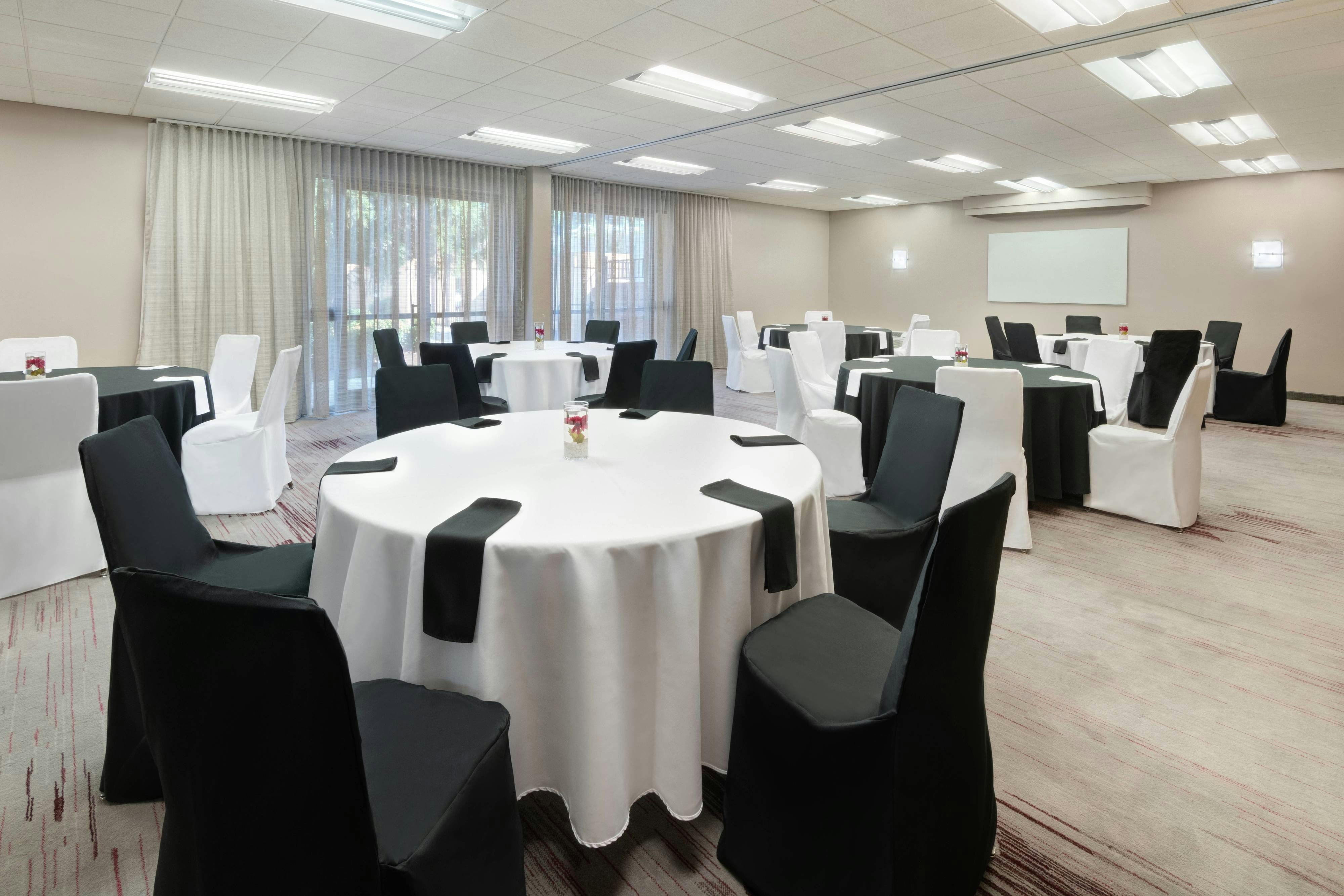 Courtyard By Marriott Atlanta Executive Park Emory 7/9