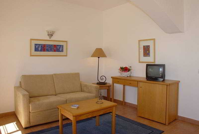 Luz Bay Hotel 10/37