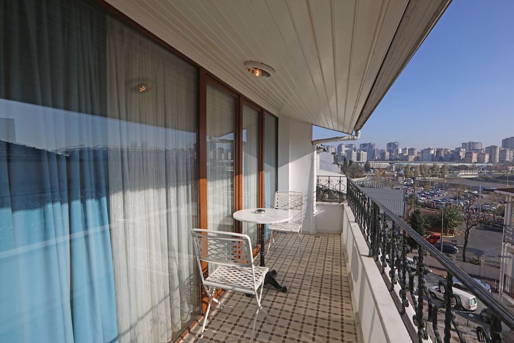 Mezzo Hotel 34/56