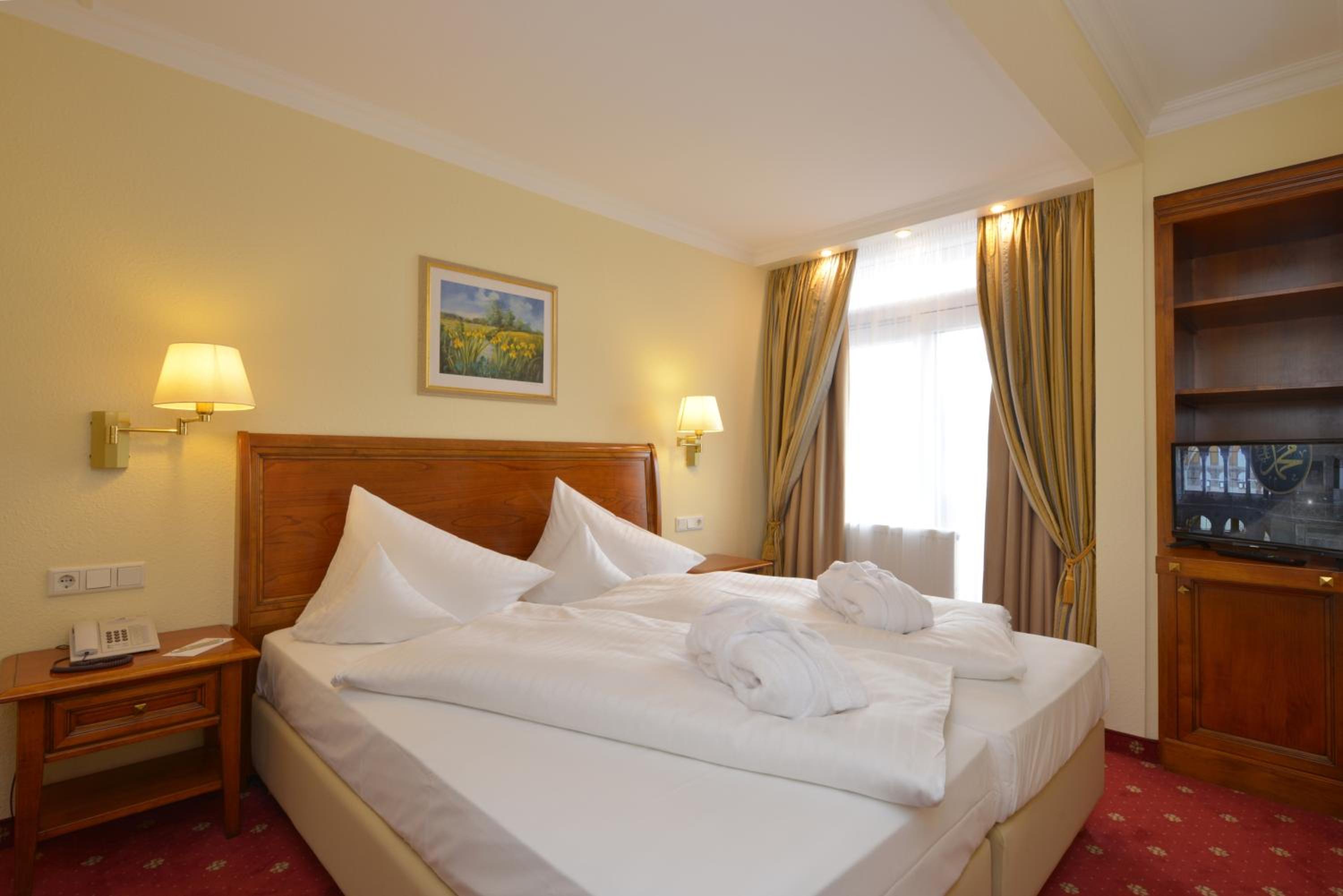 Hotel Schweizer Hof 12/50