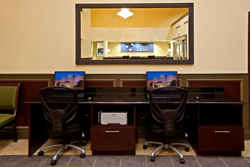 Holiday Inn Express Hotel Suites Indianapolis East 64/75