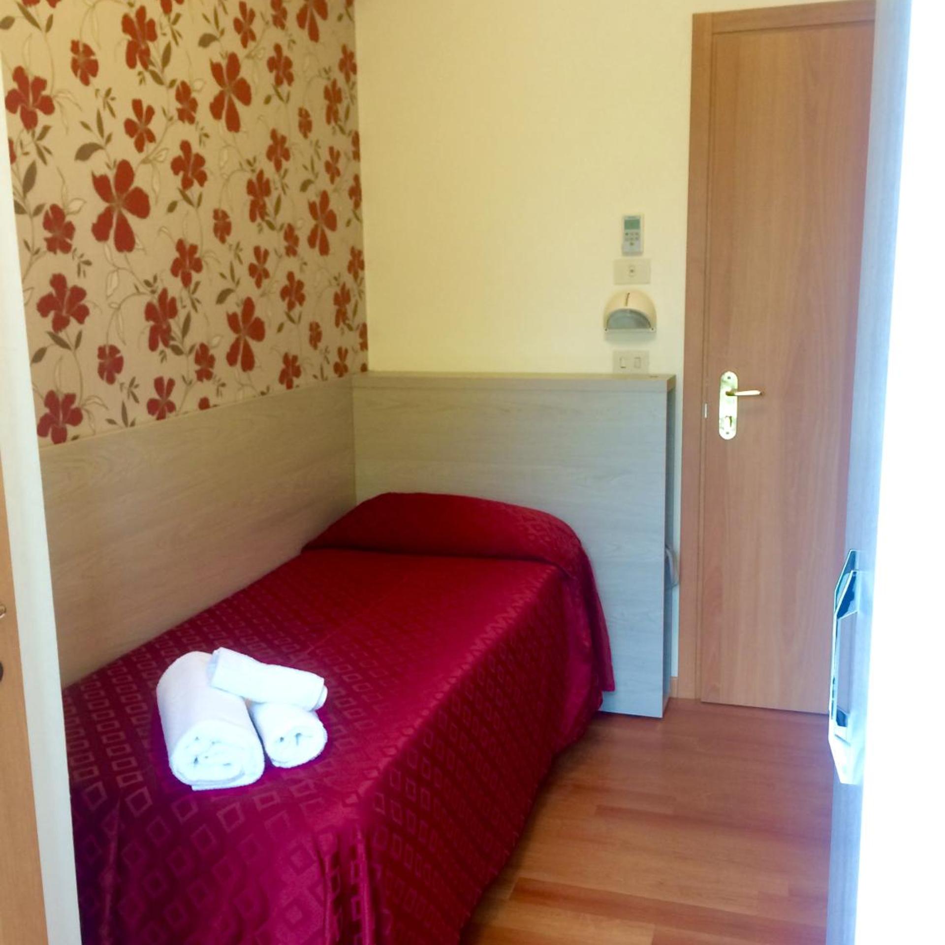Room, Single