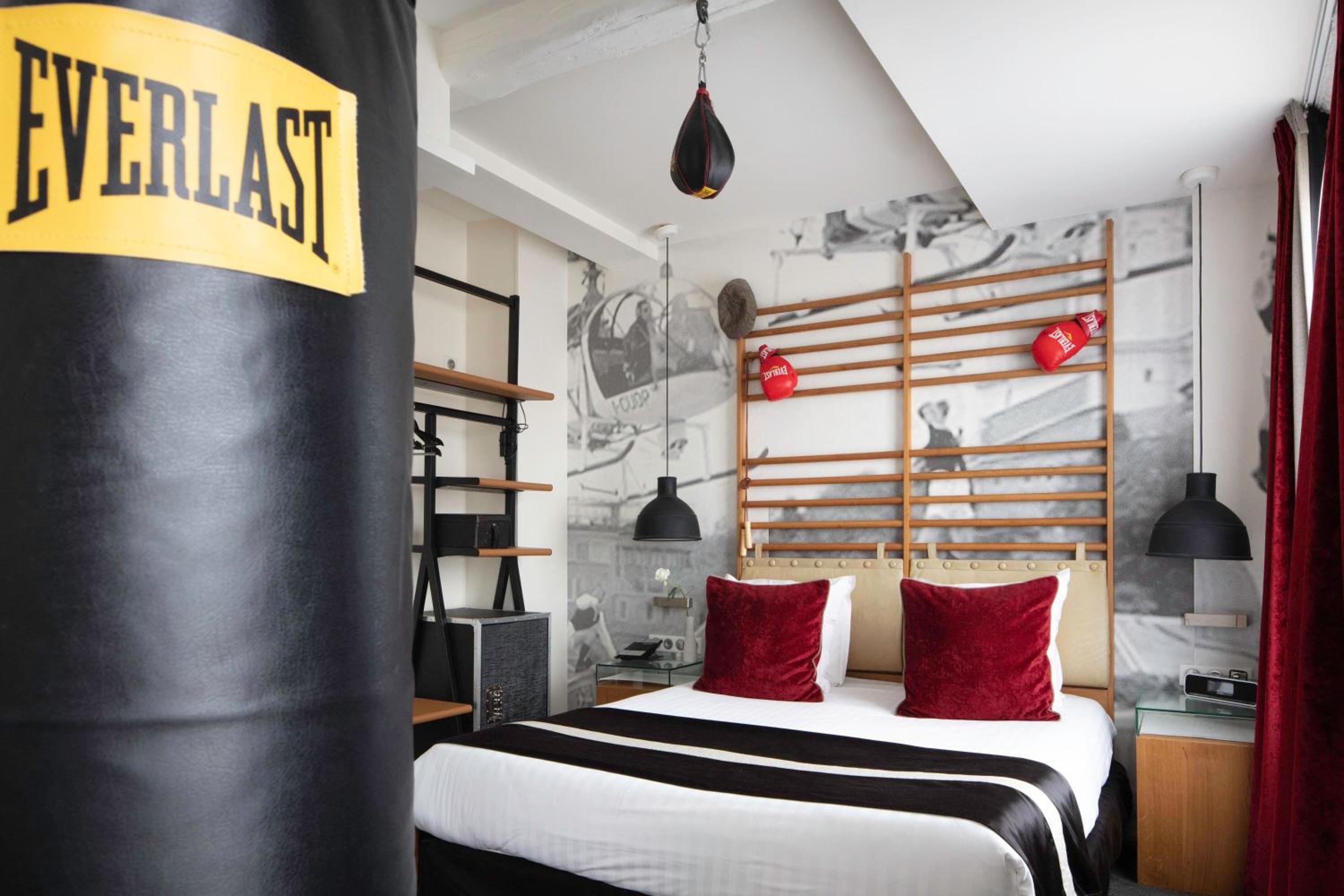 Superior, Queen Bed