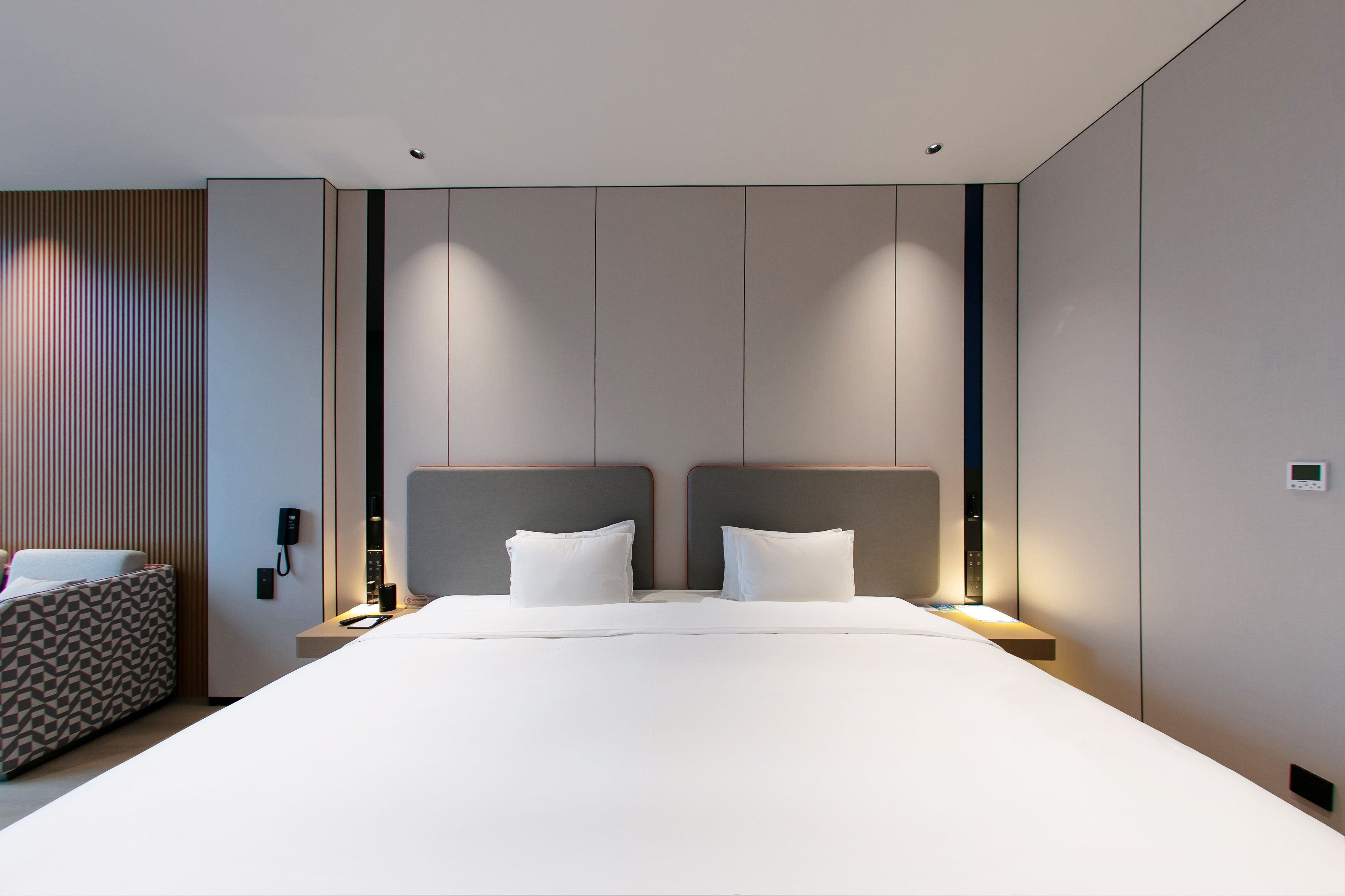 Holiday Inn Express Chongqing Nanbin Road 16/36