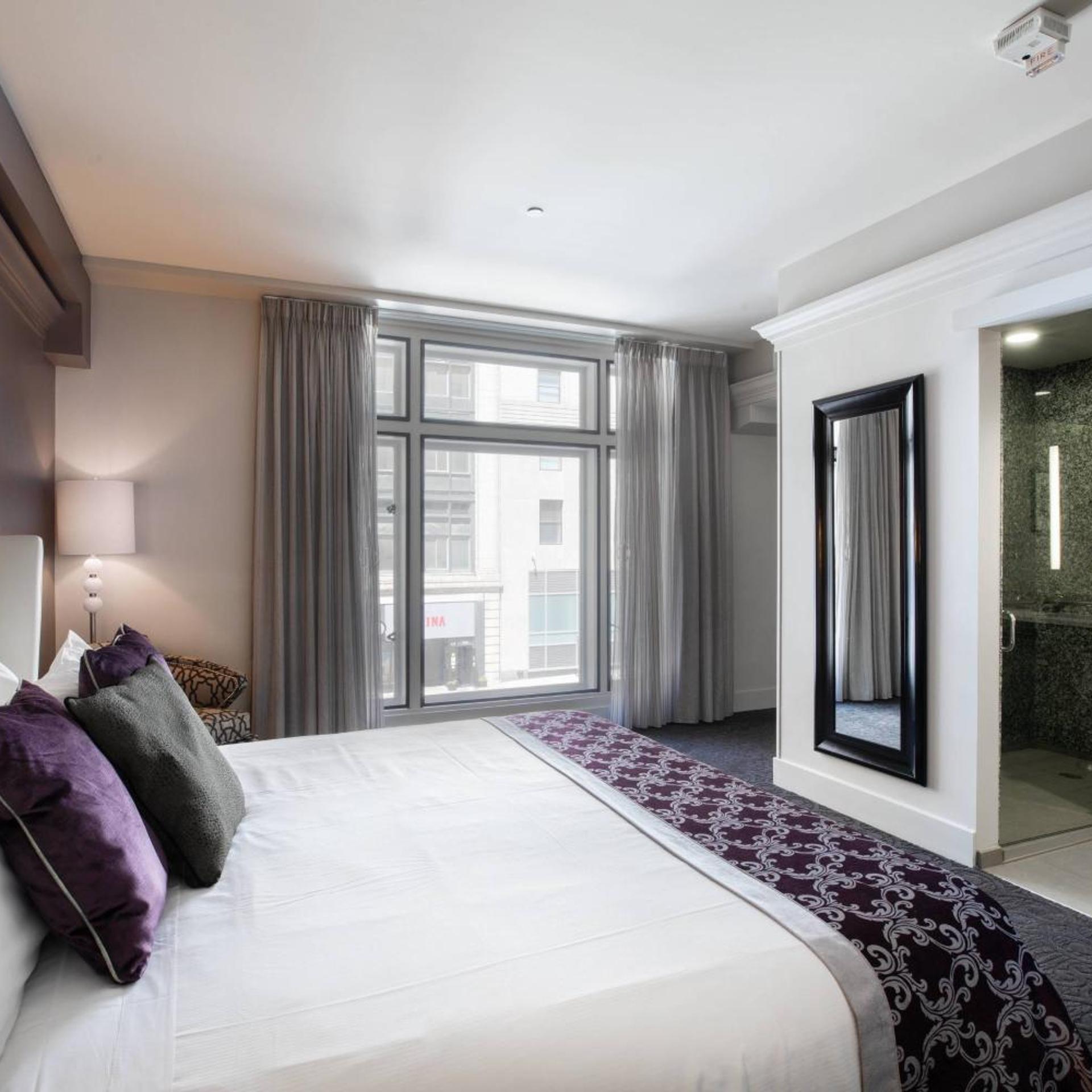Room, King Bed, Parlor