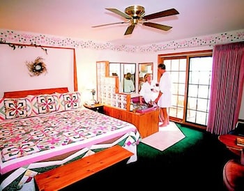 Snyder Apos S Shoreline Inn 40/73