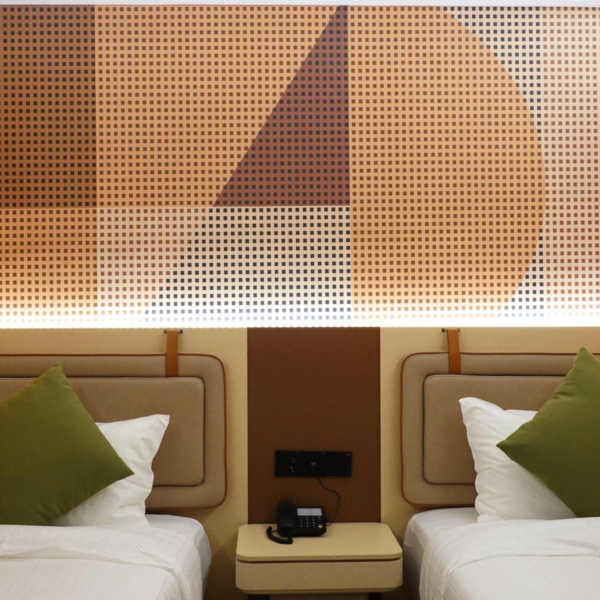 Hotel 165 12/45