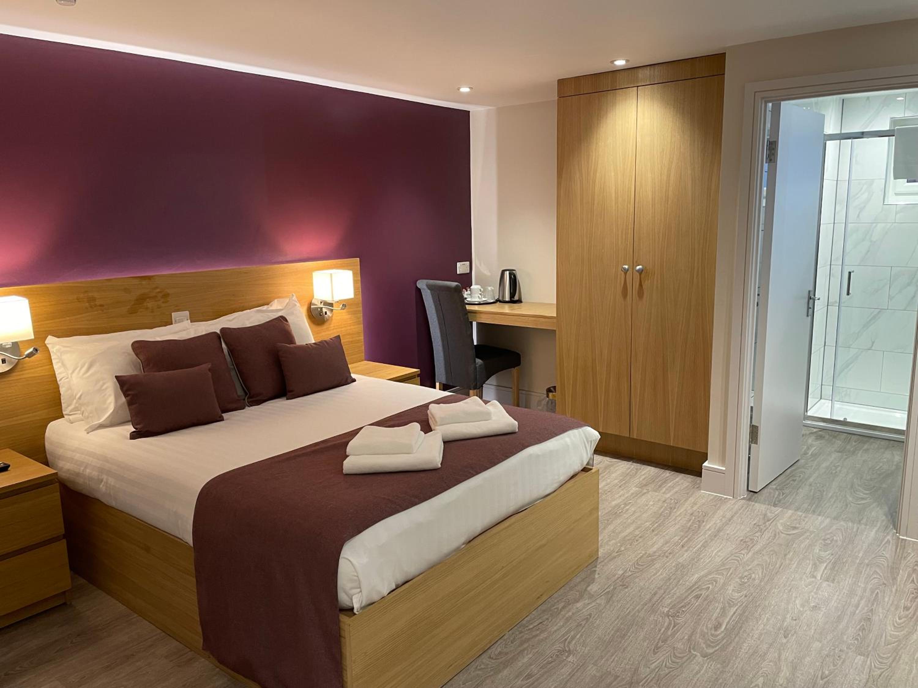 Holtwhites Hotel 23/57