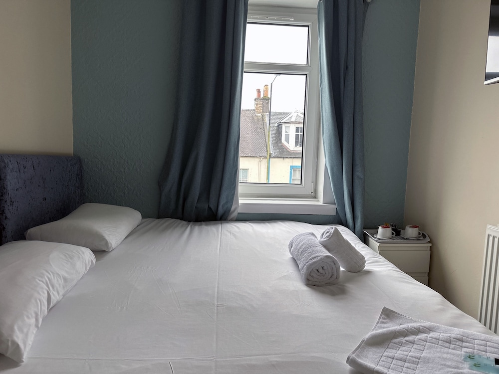 Irvine Riverside Guesthouse by Payman Club 17/32