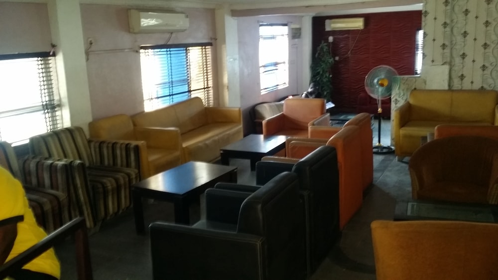 Lekki Central Hotel 16/21