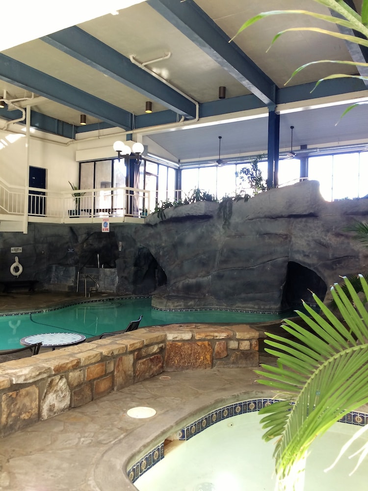 Sidney James Mountain Lodge 23/50