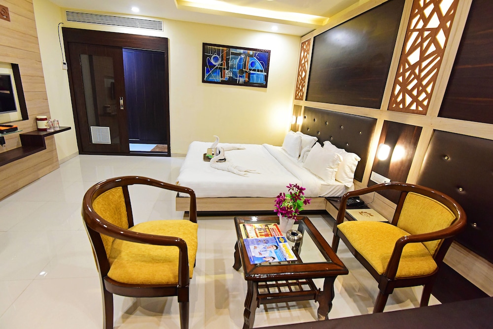 Hotel Dayal Paradise 14/26