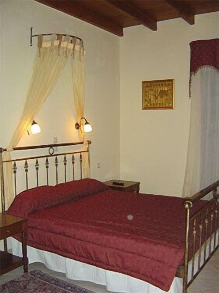 Belmondo Hotel & Suites 10/39