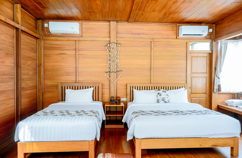 2 Bedrooms, Villa