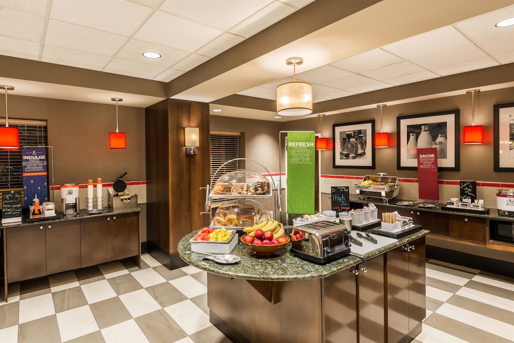 Hampton Inn Suites Columbus Polaris 30/35