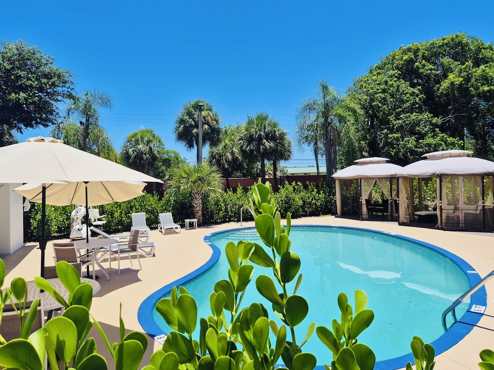 Nova Inn Resort 48/54