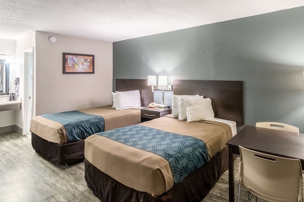 Econo Lodge Crestview South 14/31