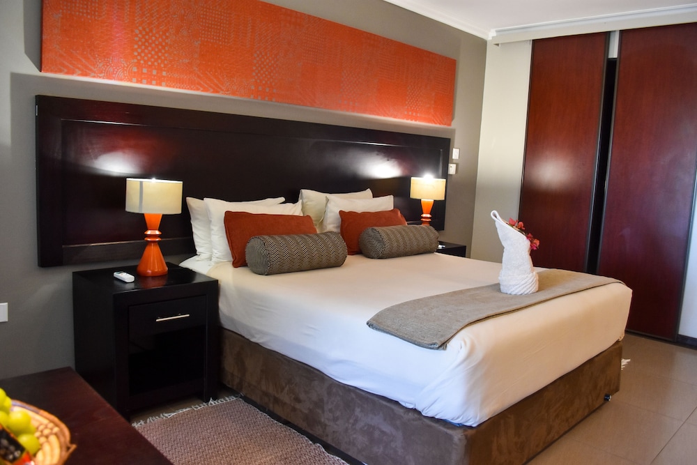 DELUXE, DOUBLE BED, GARDEN VIEW