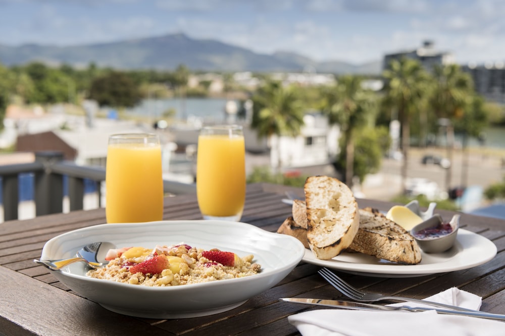 Grand Hotel And Apartments Townsville 19/20
