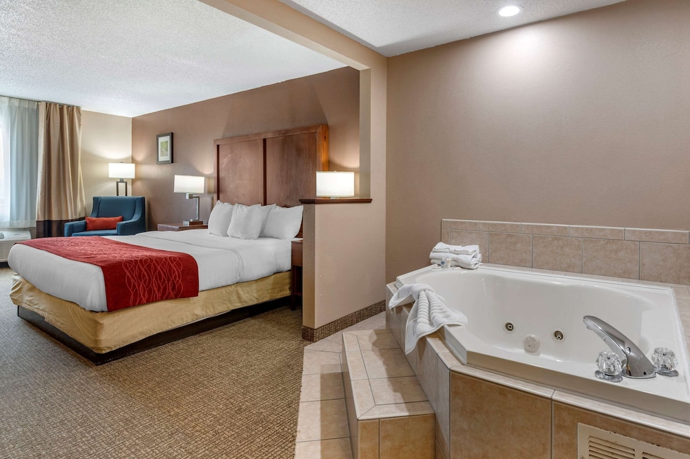 Comfort Inn and Suites Lawrenceburg, IN 41/43