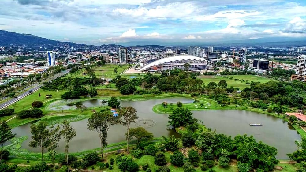 Parque Del Lago Hotel 67/72