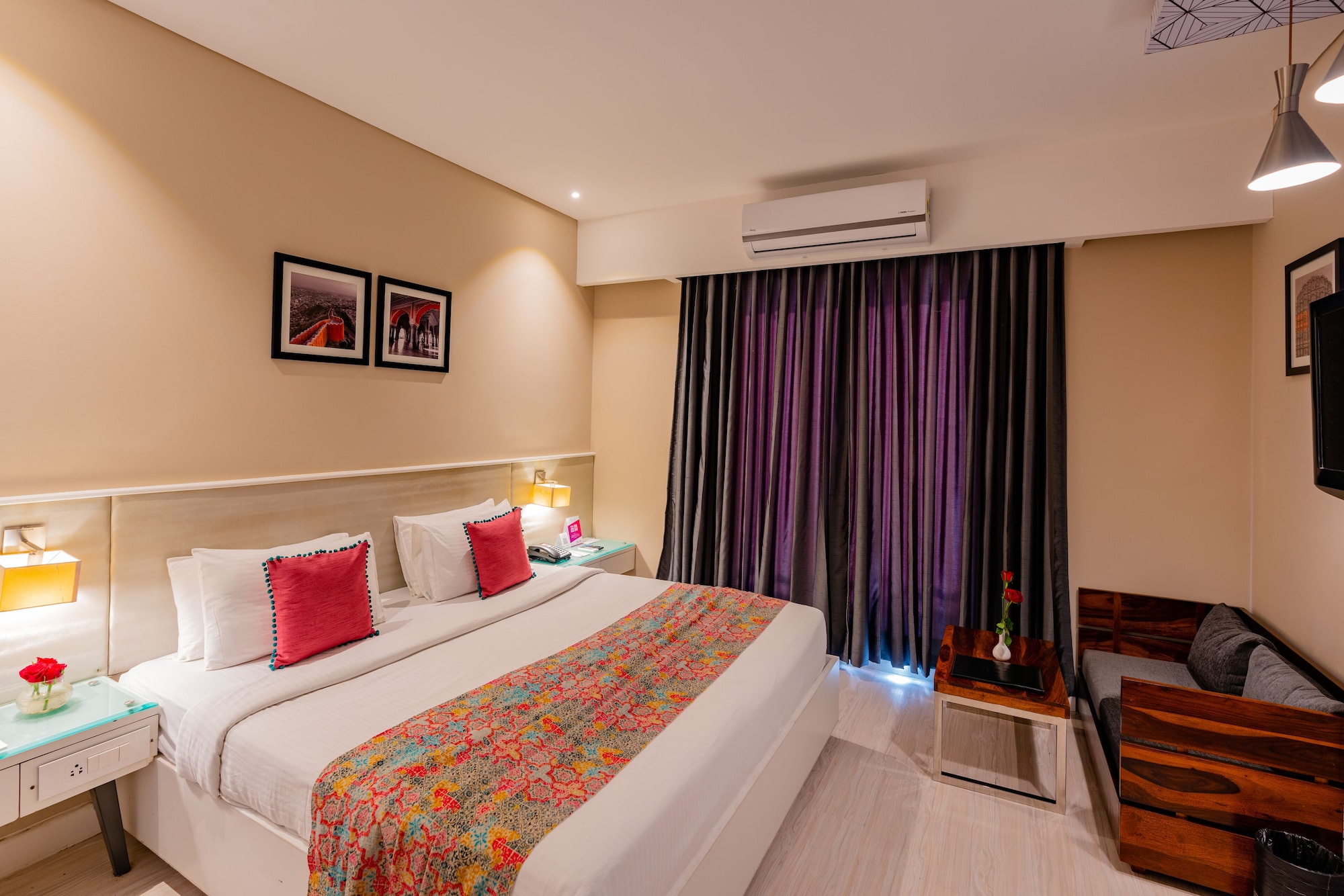 DELUXE, DOUBLE BED