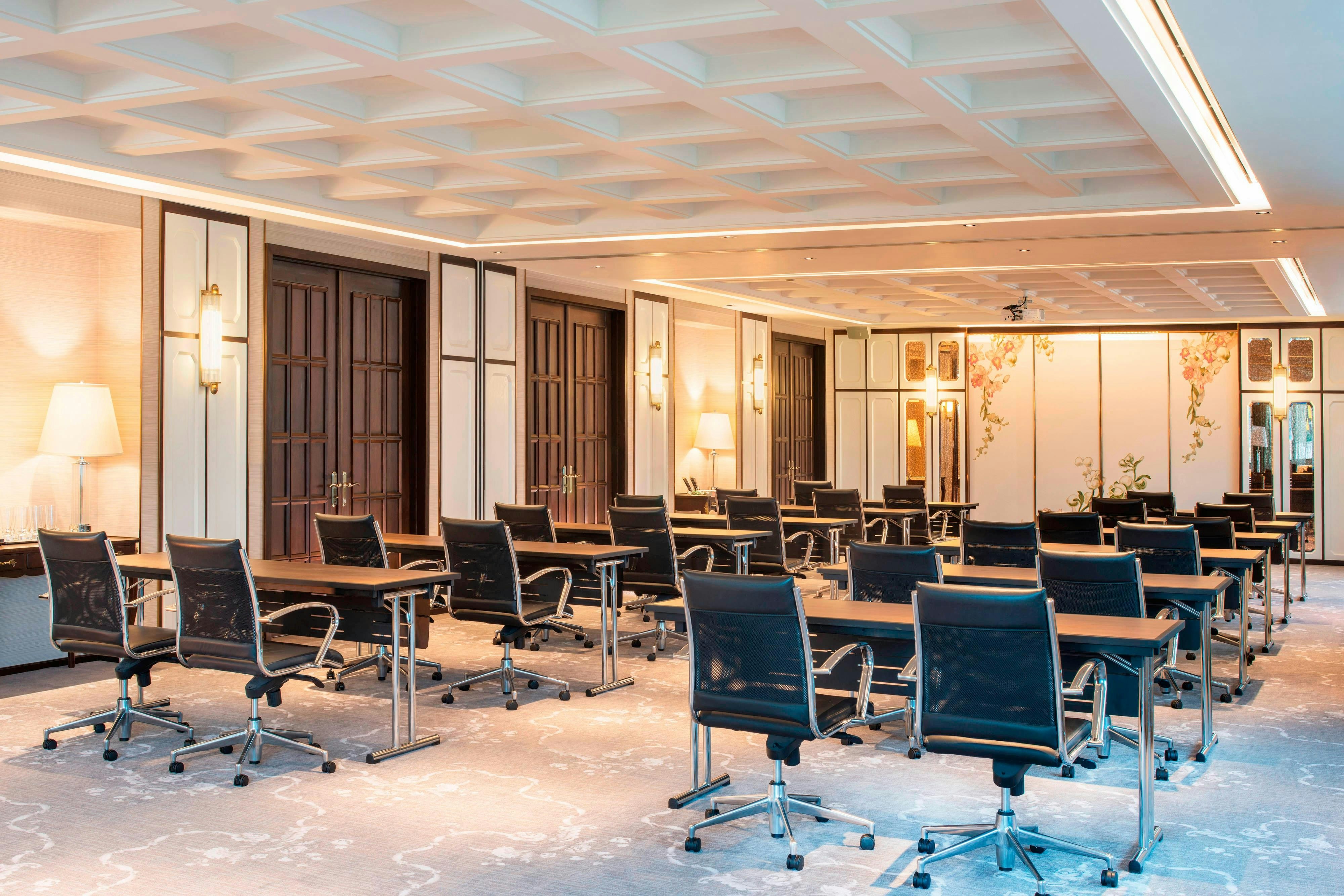THE ATHENEE HOTEL, A LUXURY COLLECTION HOTEL BANGKOK 58/63