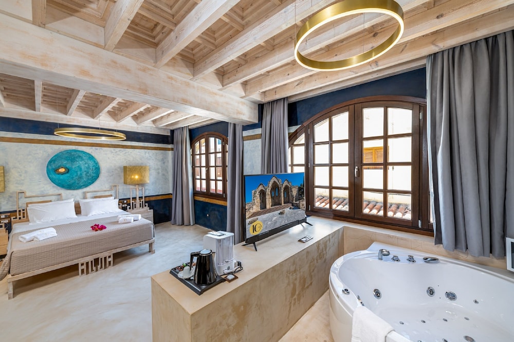 10GR Boutique Hotel & Wine Bar - Adults Only 50/64