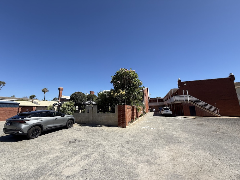 Budget Motel 31/46