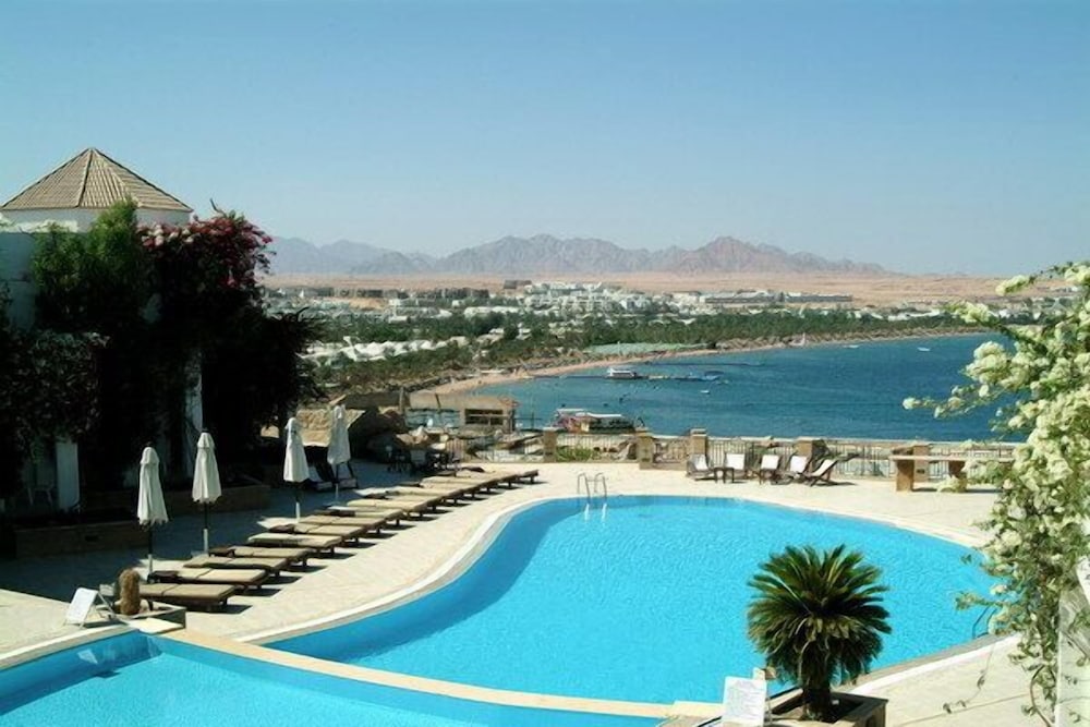 Eden Rock Hotel 27/32