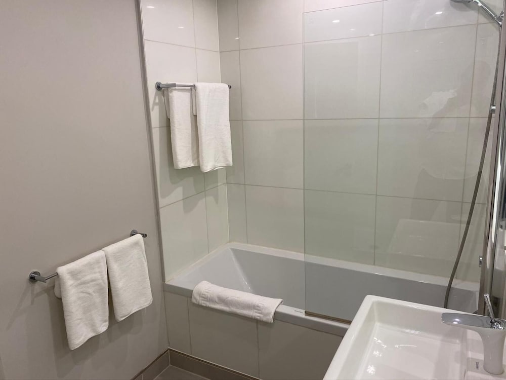 Axiom Park Hotel 46/50