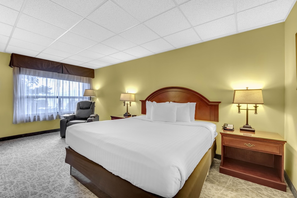ROOM, KING BED