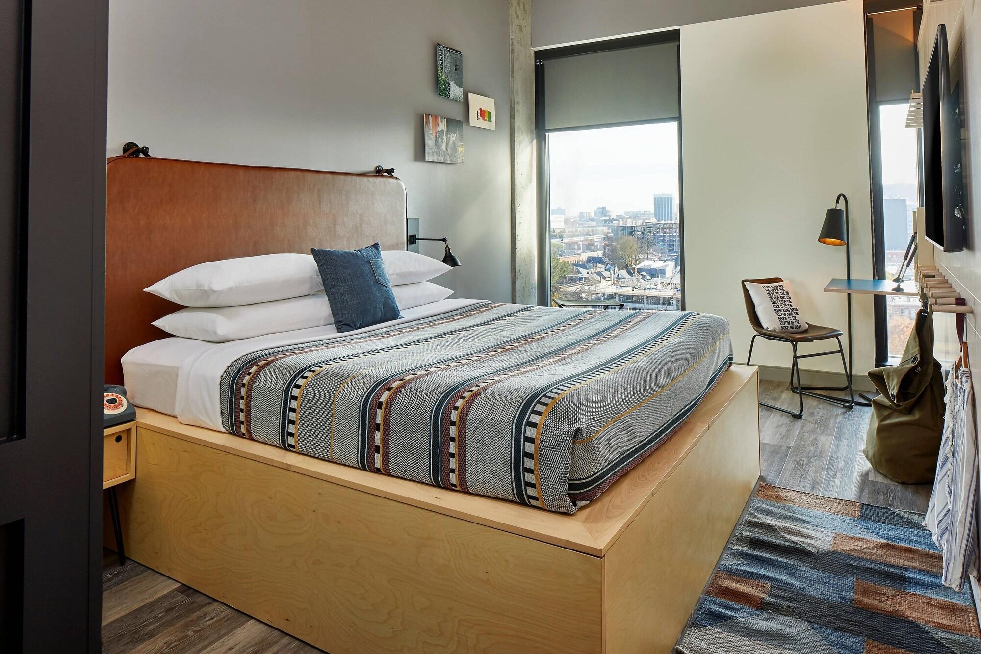 Room, Multiple Beds