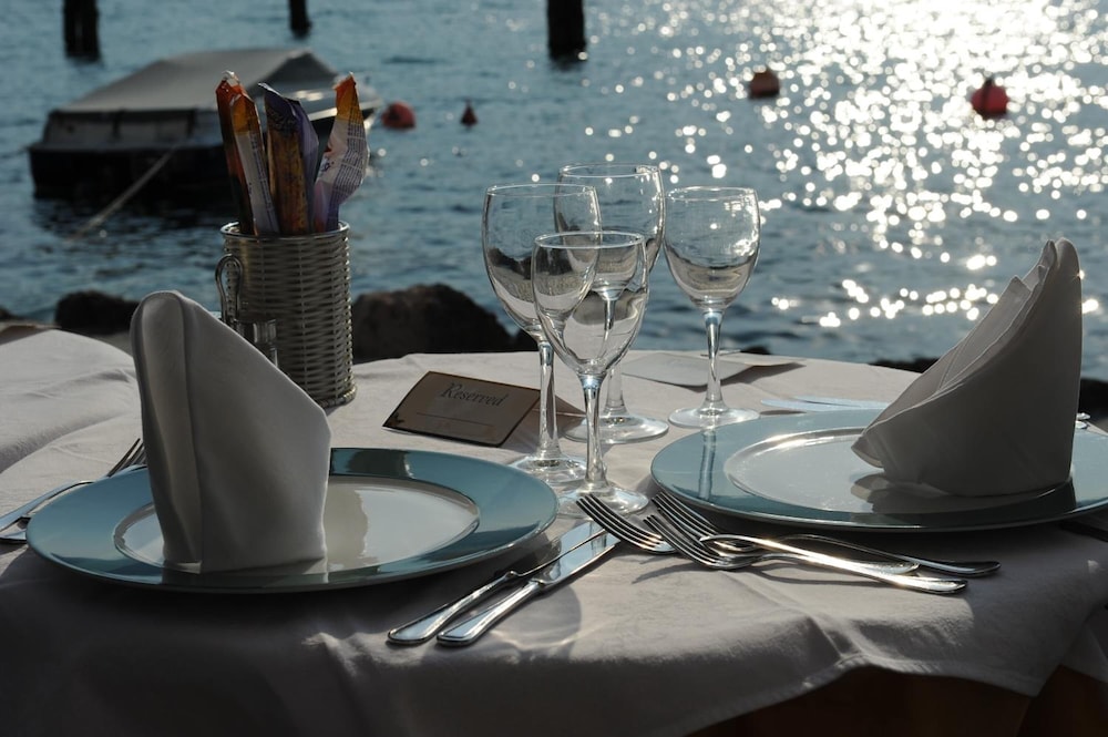 Hotel Excelsior Bay 41/50