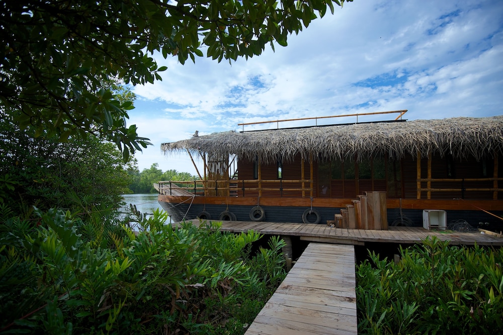 Yathra Houseboat By Jetwing 23/27