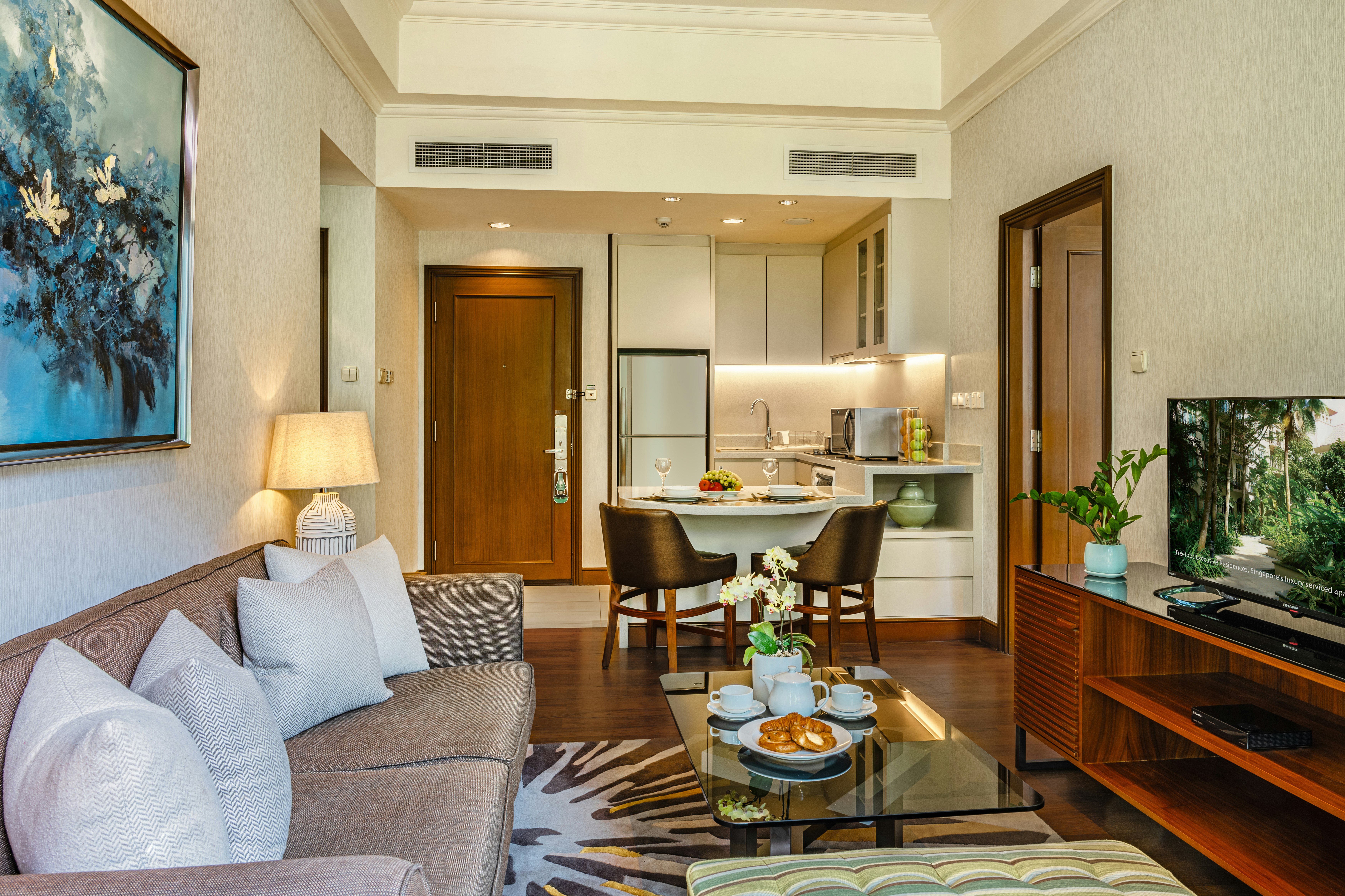 TREETOPS EXECUTIVE RESIDENCES 46/71