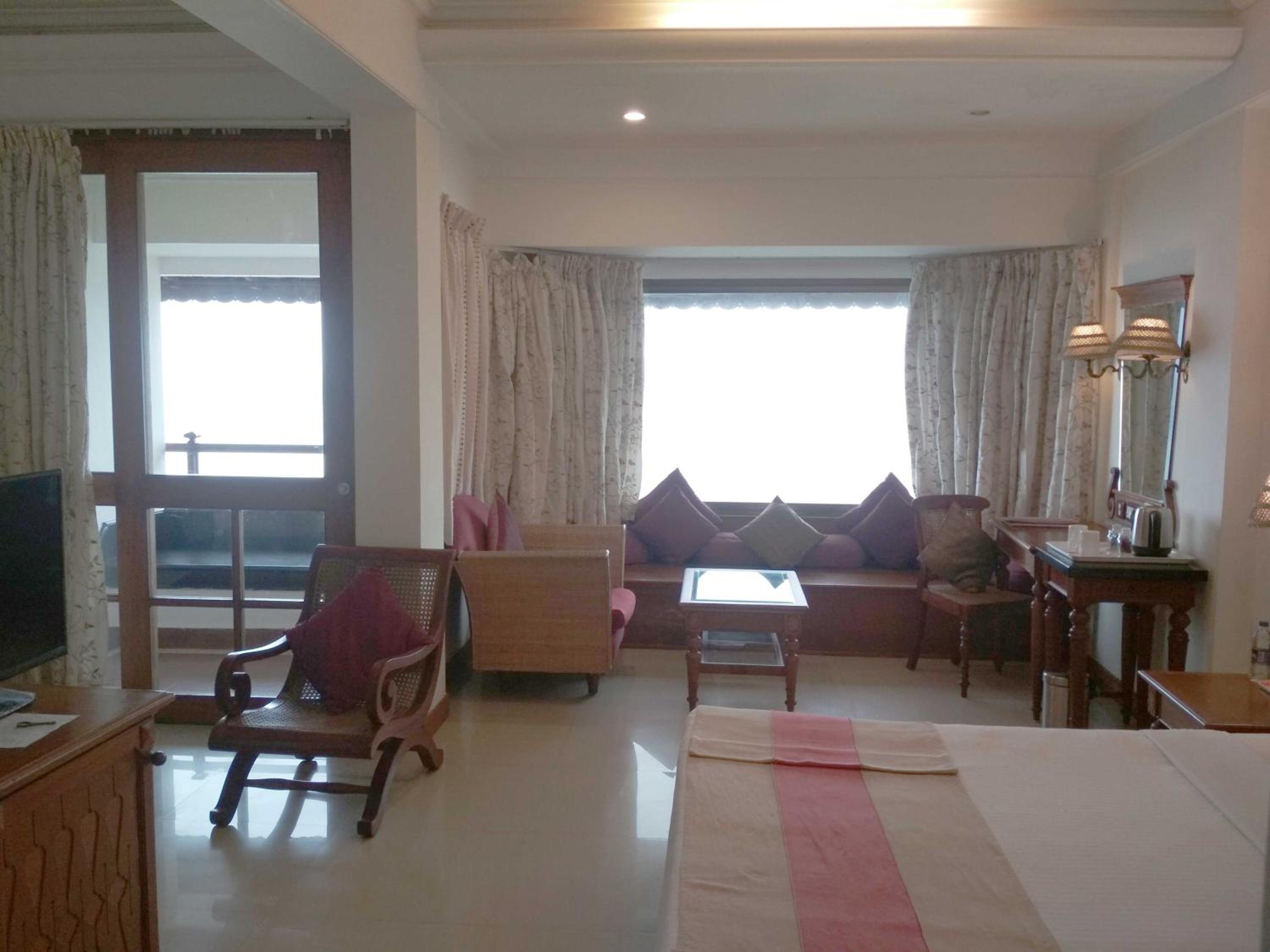 HINDUSTAN BEACH RETREAT 21/32