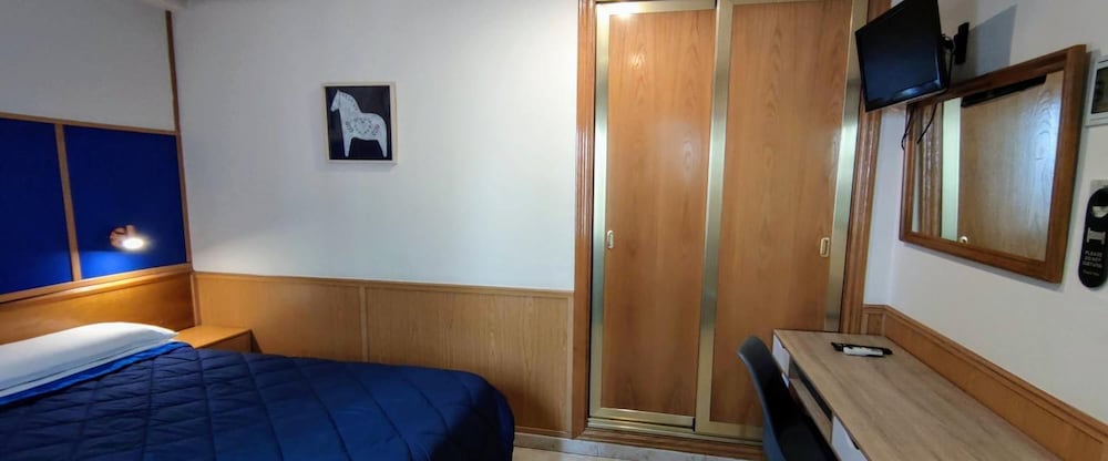 Tripolis Toledo Hostal 7/44