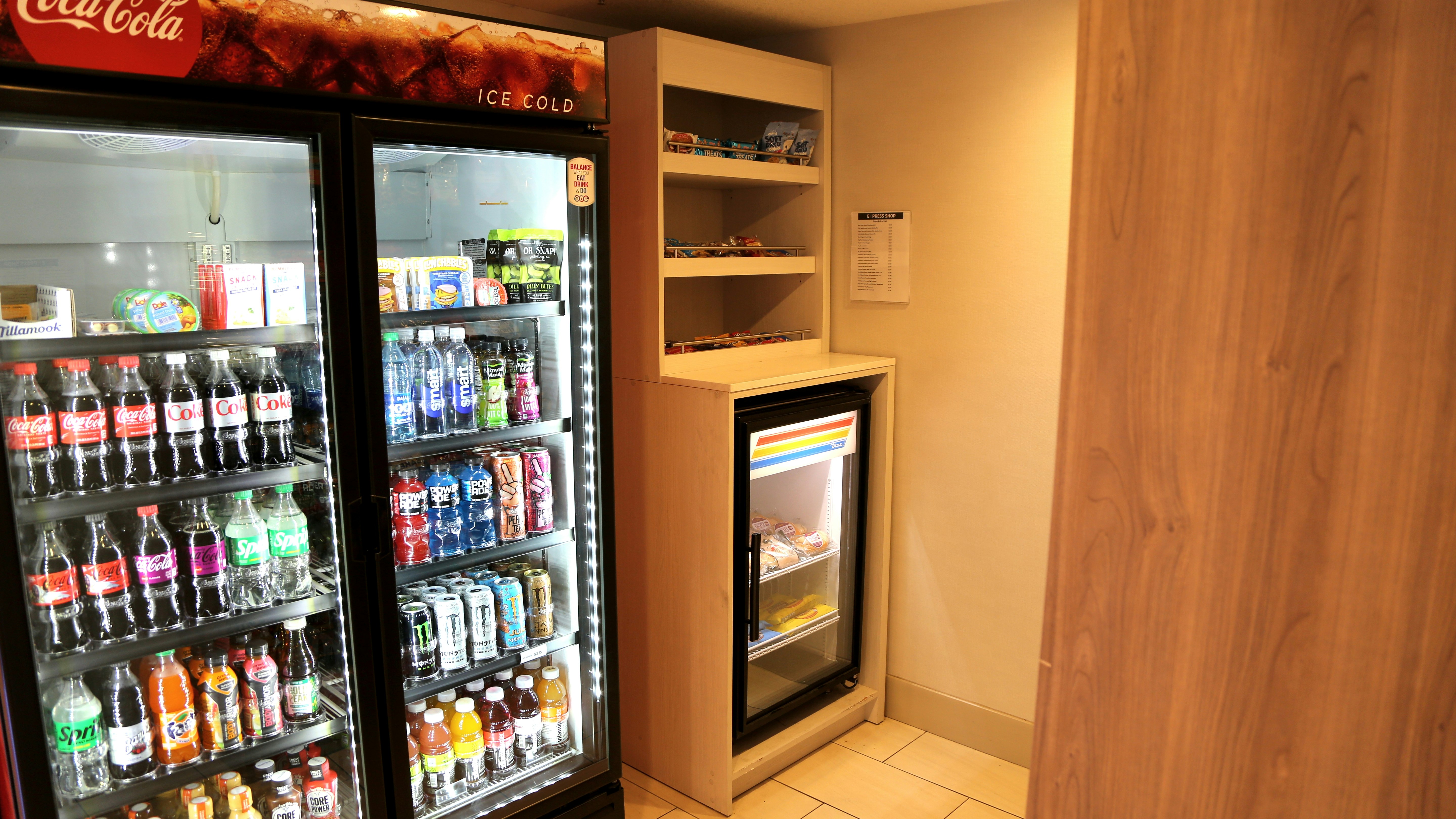 HOLIDAY INN EXPRESS NEWBERG - WINE COUNTRY 28/60