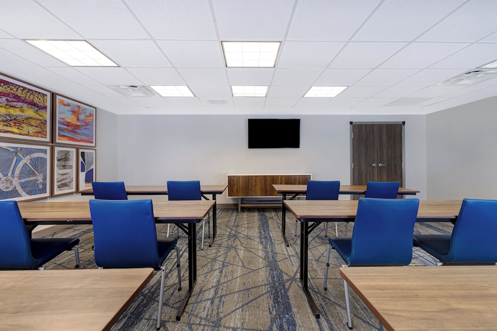 Holiday Inn Express Suites Moab 55/63